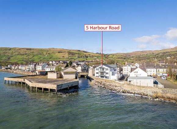 Apt 1, 5 Harbour Road