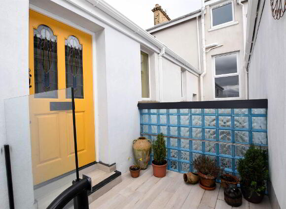 'DIAMOND TERRACE', 8b Victoria Avenue
