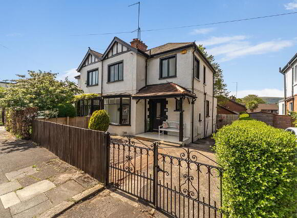 4 Balmoral Gardens