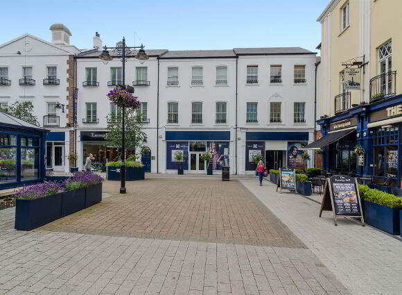 47 Lisburn Square