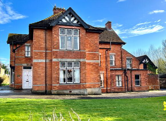 Hinton House, 1 Clooney Park West