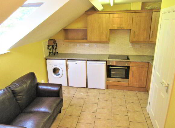 Upstairs Apartment, 76c Rugby Avenue