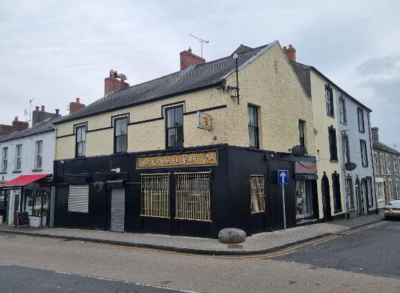 Central Bar & Off Sales, 1 Cross Street