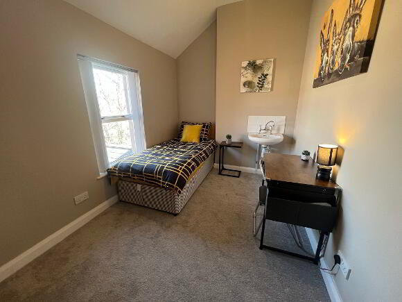 Photo 1 of 22 University Street, Room 5, All Bills Included, Belfast