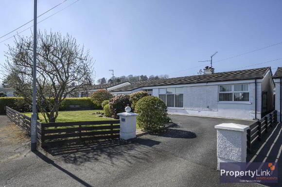 Photo 1 of 17 Castle Gardens, Richhill