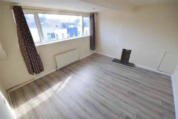 Photo 1 of 113c High Street, Bangor