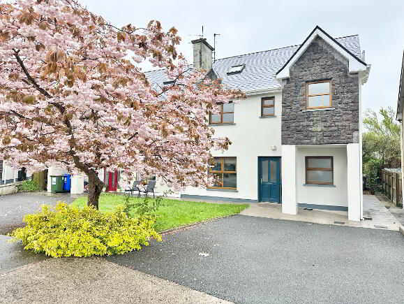 Photo 1 of 12 Radharc Na Sleibhte, Churchtown