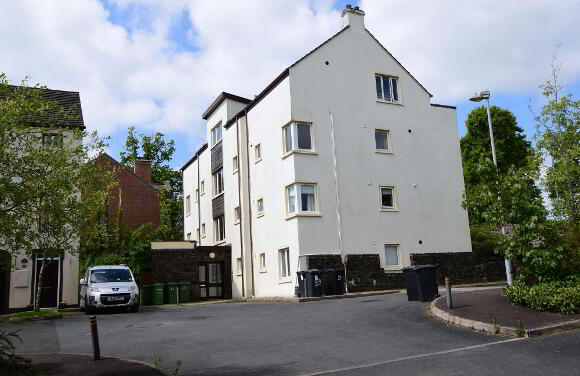 Photo 1 of 27 Village Court, Moira