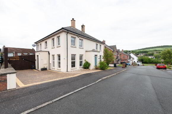 Photo 1 of 47 Tobar-Glen, Newtownabbey