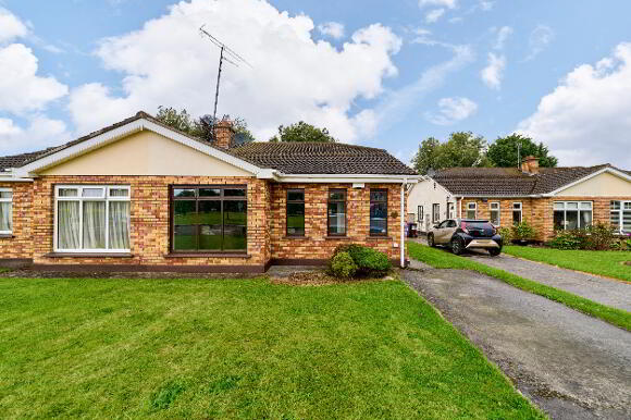 Photo 1 of 27 Beechcroft, Summerhill