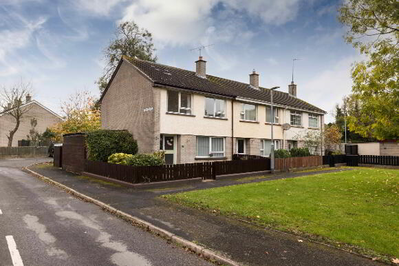 Photo 1 of 27 Ashvale Drive, Loughbrickland