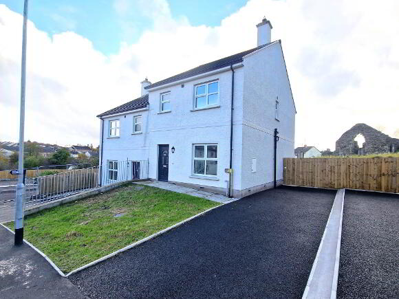 Photo 1 of 10 Castletown Brae, Fintona