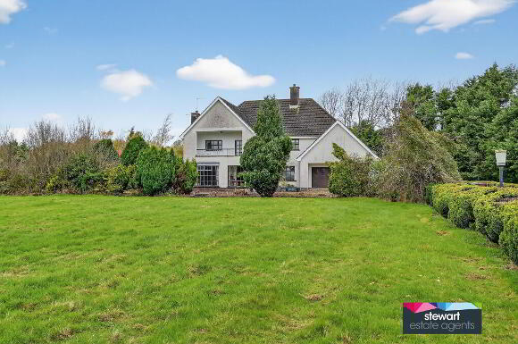 Photo 1 of The White House, 4a Chestnut Hill Road, Station Road, Moira