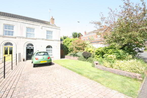 Photo 1 of 10 Glebe Gardens, Moira