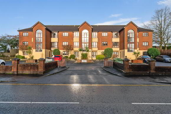 Apt 10 Waverley Court 14.jpg