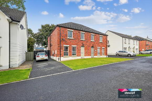 Photo 1 of 27 Harlow Green, Moira