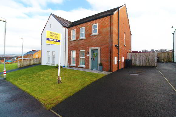 Photo 1 of 11 Aylesbury Grove, Newtownabbey