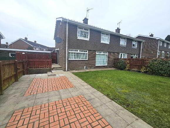 Photo 1 of 11 Donegore Drive, Antrim