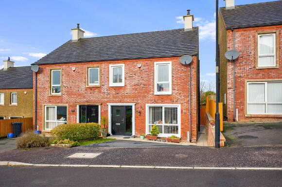 Photo 1 of 10 Pheasant Hill, Ballynahinch