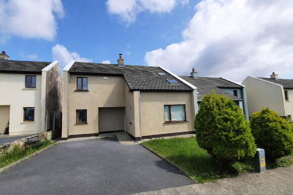 Photo 1 of 17 Racecourse Lawns, Clifden