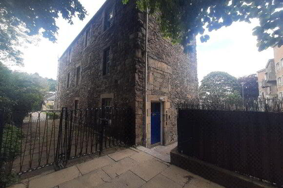 Photo 1 of 129 Canongate, Edinburgh