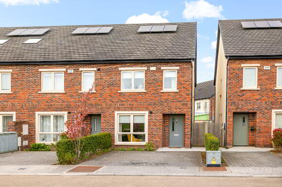 Photo 1 of 8 Shackleton Links, Lucan