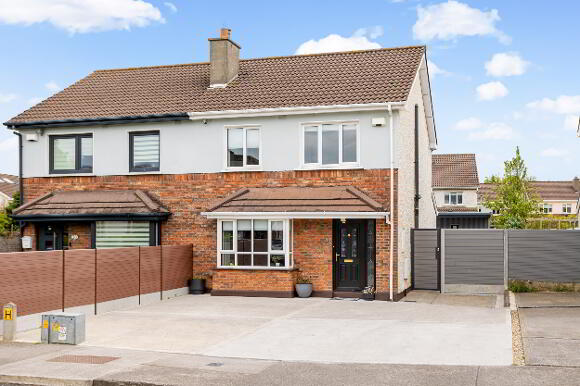 Photo 1 of 18 Griffeen Glen Crescent, Lucan