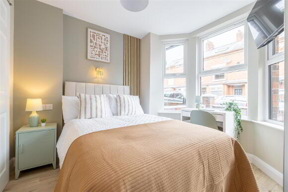 Bedroom 1.jpg
