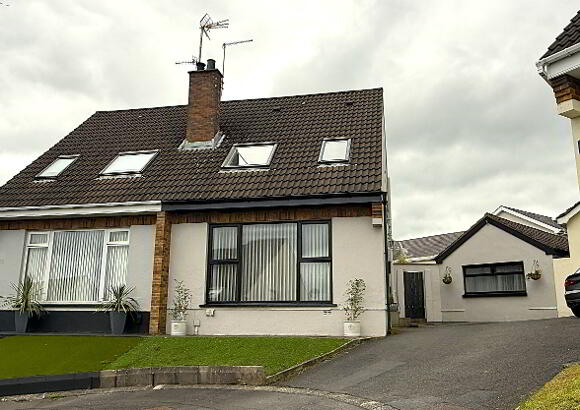 Photo 1 of 33 St Marks Wood, Lisburn