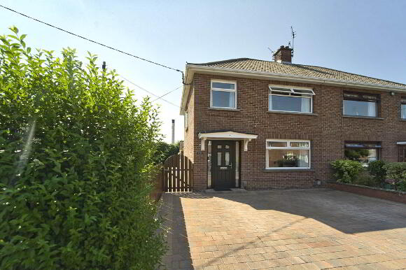 Photo 1 of 36 Lisnagarvey Drive, Lisburn