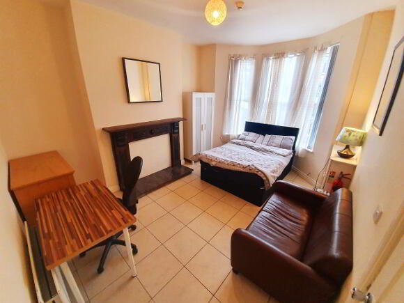 Photo 1 of Room 1, 31 Sandhurst Drive, Stranmillis, Belfast