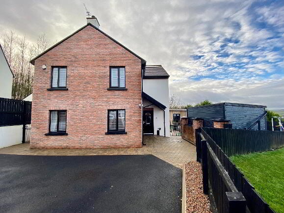 Photo 1 of 10 Woodland Close, Waterside, Derry