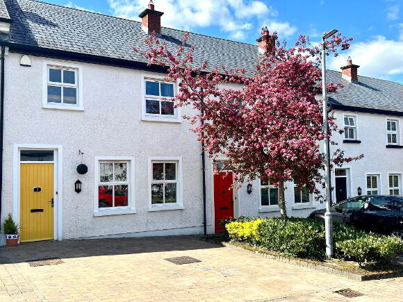 Photo 1 of 8 Fincairn Cottage Square, L'Derry