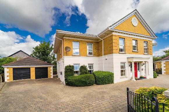 Photo 1 of 16 Berkeley Hall Court, Lisburn
