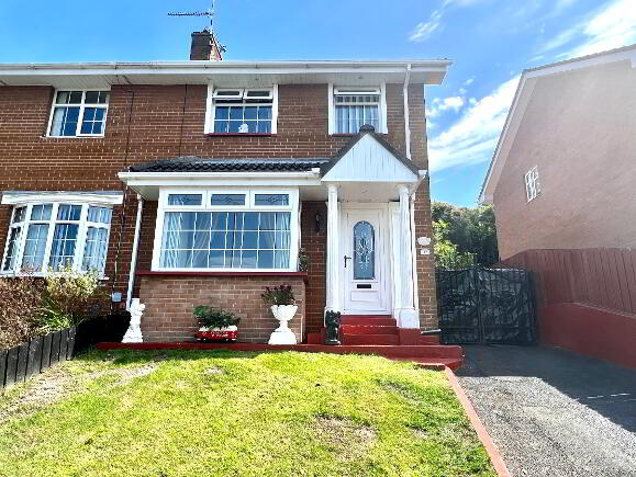 Photo 1 of 32 Tranarossan Avenue, Foyle Springs, Derry