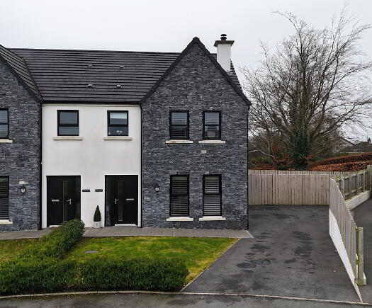 Photo 1 of 33 Riverview Manor, Castlederg