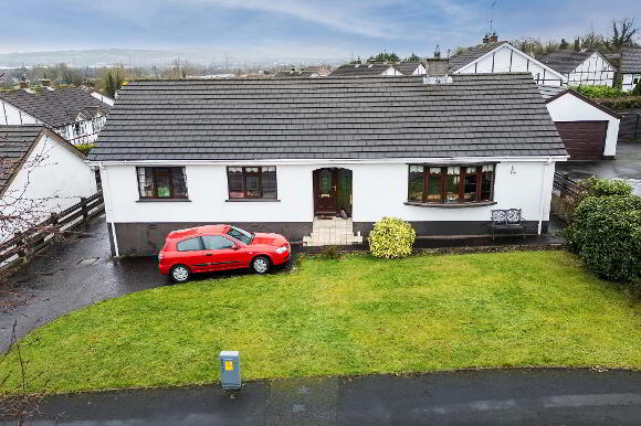 Photo 1 of 29 Coachmans Way, Hillsborough