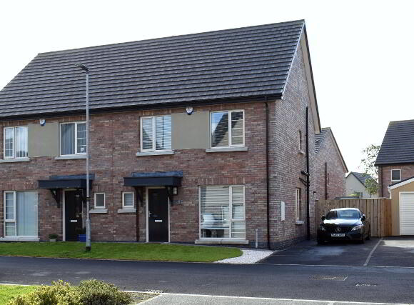Photo 1 of 16 Woodbrook Grove, Lisburn