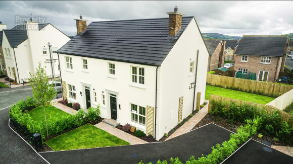 Photo 1 of 48 Oak Country Manor, Londonderry