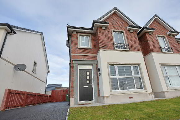Photo 1 of 102 Carnreagh Park, Portadown, Craigavon