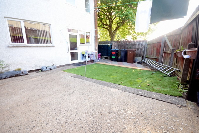 Photo 2 of 23 Forthill Gardens, Newtownabbey