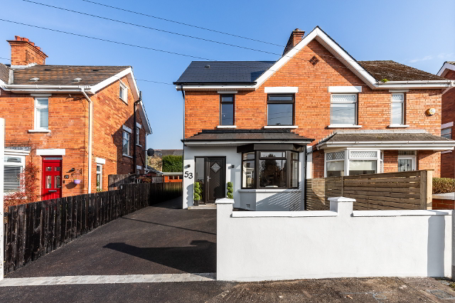 Photo 2 of 53 Irwin Drive, Belfast