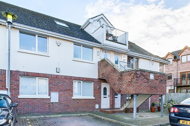 Photo 1 of 10 Silverwood Court, Lurgan