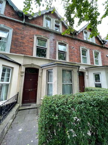 Photo 1 of 2 Great Accommodation, 93 University Avenue, Belfast
