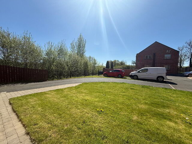 Photo 33 of 14 Eaton Fields, Ballymena
