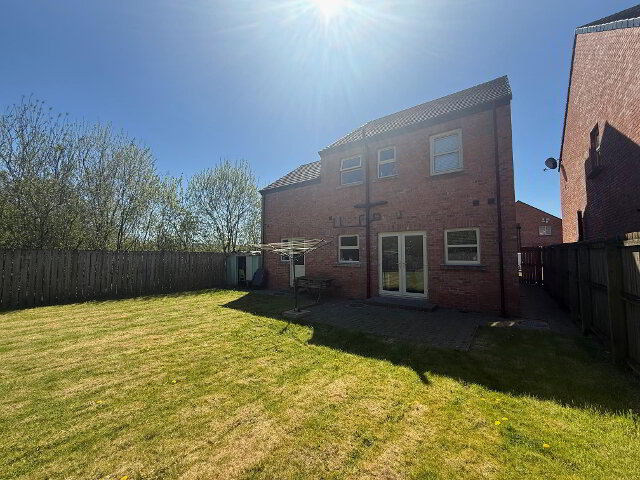 Photo 35 of 14 Eaton Fields, Ballymena