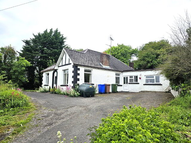 Photo 1 of 10 Bank Brae, Lisnaskea