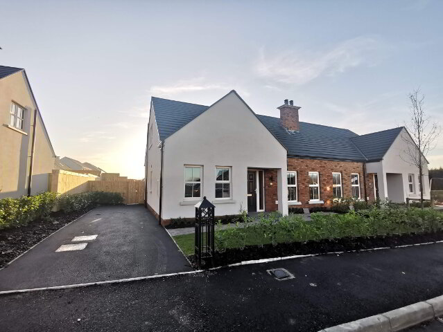 Photo 1 of 16 Oak Country Way, Londonderry