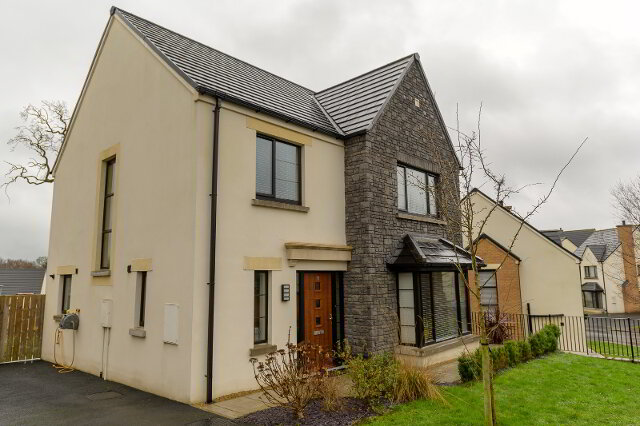 Photo 2 of 13 Hillcrest Way, Bessbrook, Newry