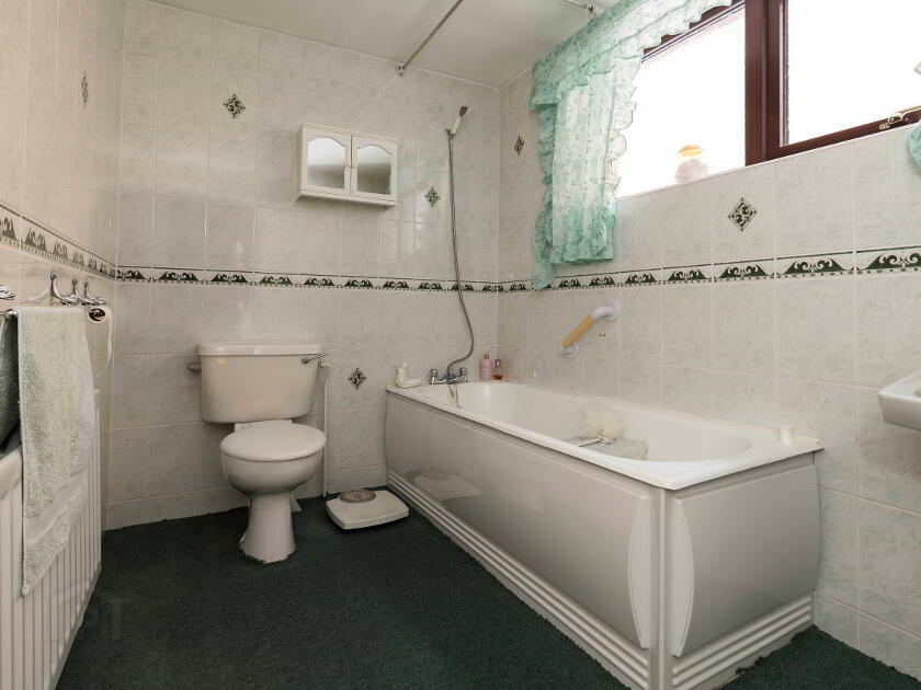 Photo 12 of 38 Kenlis Street, Banbridge